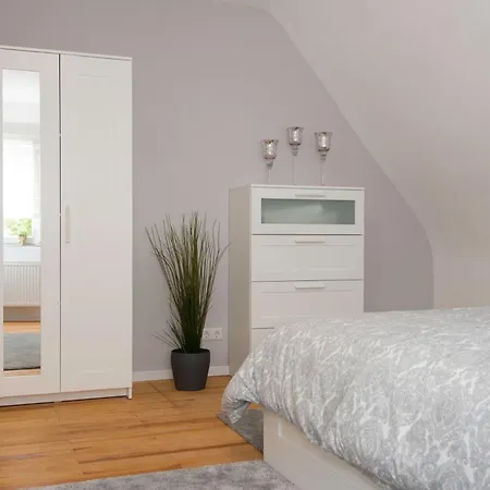 Location2 Apartmán *
